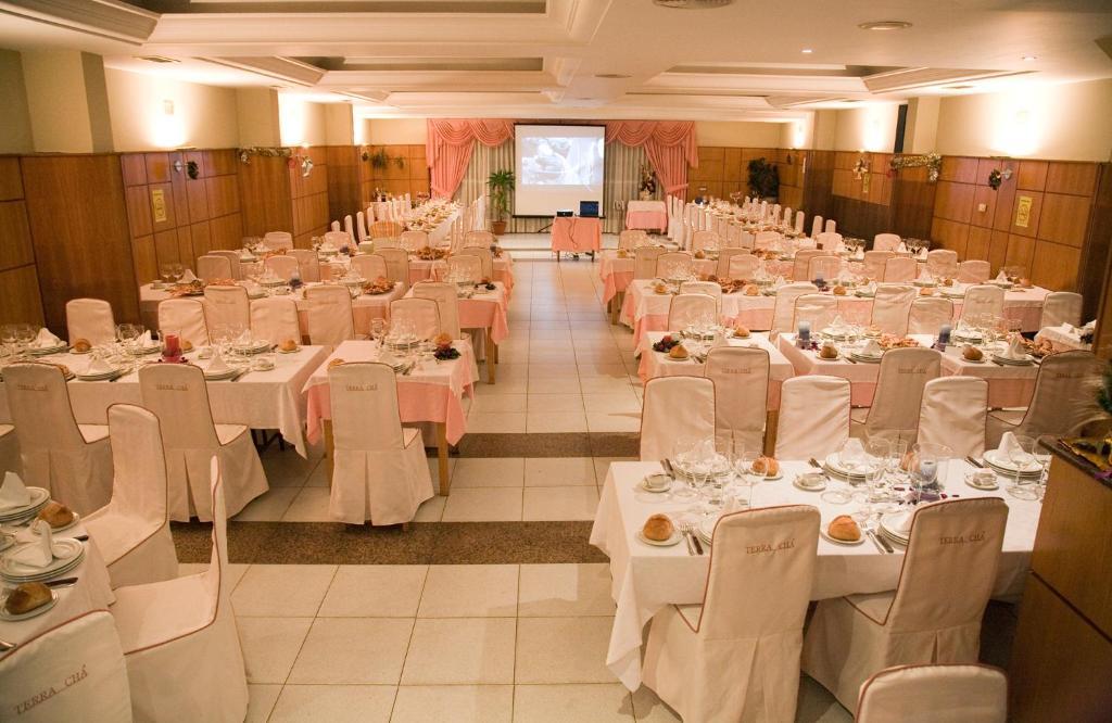 Hostal Restaurante Terra Cha Vilalba Buitenkant foto
